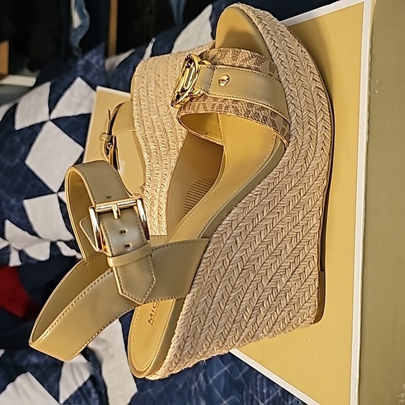BRAND NEW Michael Kors Wedge Espadrille - Picture 5 of 5